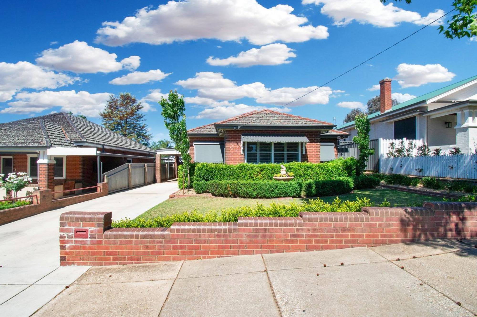 The Macleay - Poolside Entertainer, Pet Friendly Villa Wagga Wagga Exterior photo